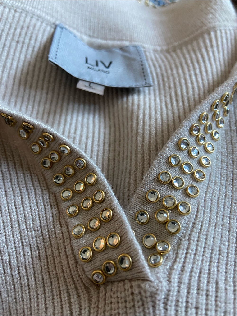 Liv Milano Cream Ribbed Sweater/ beautiful beaded collar - Picture 3 of 3